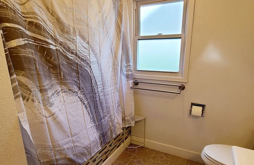 Greeley Cottage | Beautiful Vintage Cottage near Greeley's most beautiful park