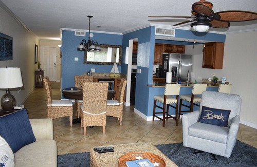 Treasure Island Condo | Beautiful waterfront condo on intercoastal in Treasure Island