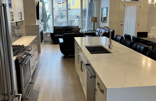 Westbank Condo | Beautiful Waterfront 1400 sq f, 2 level Condo ground floor walk out.