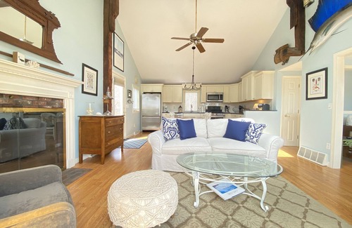 South Dennis House | Beautiful Waterfront-Relaxin' on the River!