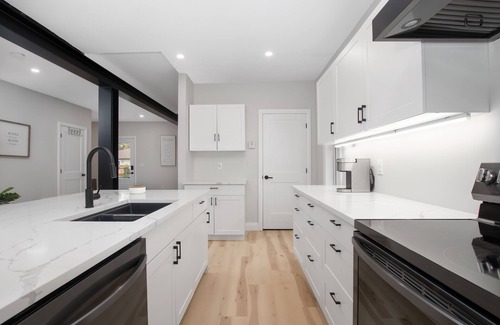 Kingsville Cottage | Beautiful Waterfront Cottage