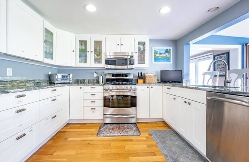 South Yarmouth House | Beautiful waterfront home- mins to beach, fishing/kayak right from the backyard