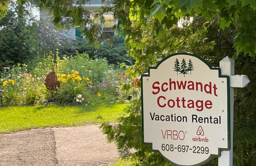 Gills Rock Cottage | Beautiful Waterfront Cottage