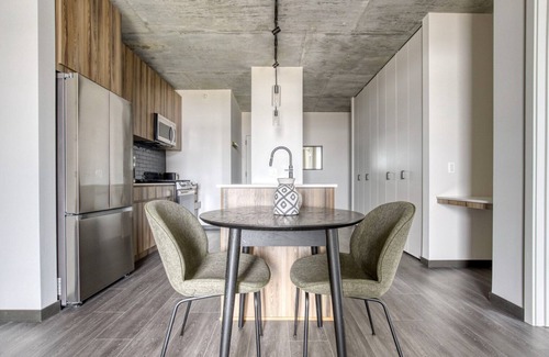Near West Side Apartment | Beautiful West Loop Jr 1BR w/Gym, near Fulton Market, by Blueground