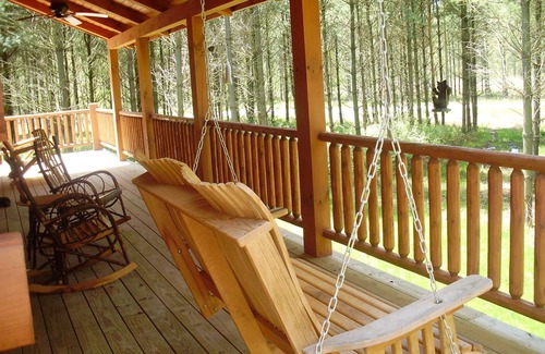 Laurelville Cabin | BEAUTIFUL Whiskey Creek close to Hocking attractions-try The Merlot too #1569333