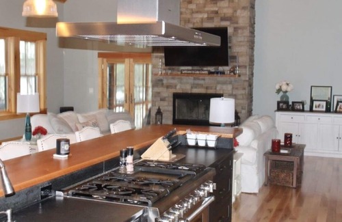 Meredith House | Beautiful Winnipesaukee Home