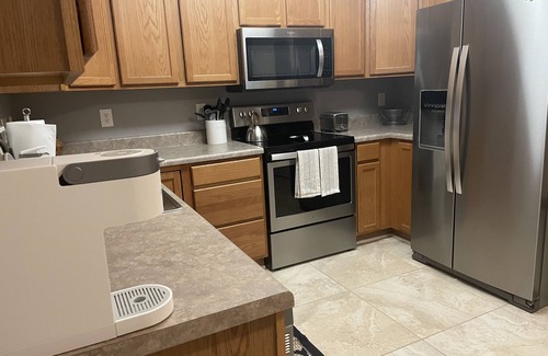 Knoxville Condo | Beautiful1 Bdr, 1.5 Bath Safe, Clean Condo Close to Major Hospitals & Downtown