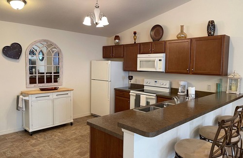 The Villages House | Beautifully 2/2 Dog-Friendly Patio Villa w/Golf Cart, BBQ, & FREE WiFi!