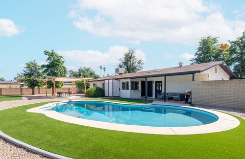 Shea North Estates House | Beautifully Appointed 5BR 2BA Home