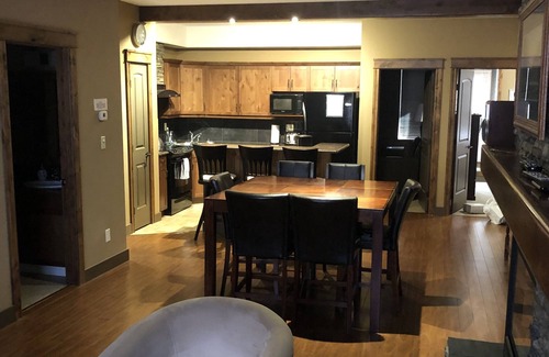 East Kootenay Condo | Beautifully appointed 4 bedroom condo in Radium, BC