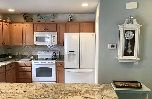 Hadley House | BEAUTIFULLY Decorated Dog Friendly Villa w/GAS GOLF CART!