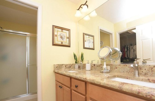 Charlotte House | Beautifully Decorated Home between Lake Sumter and Brownwood, includes Golf Cart