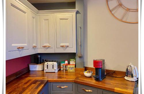 Leith Apartment | Beautifully Decorated 2Bed Apt- Gem in City Center
