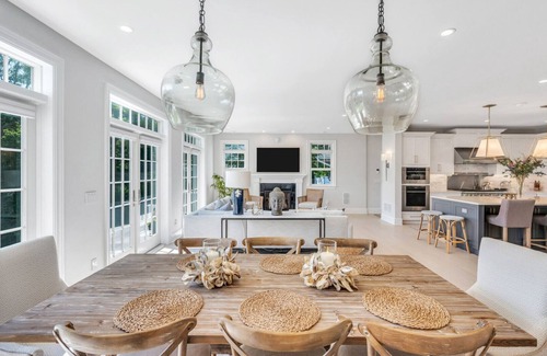 East Hampton House | Beautifully designed 4000 sq ft Hampton Traditional House, private pool,.