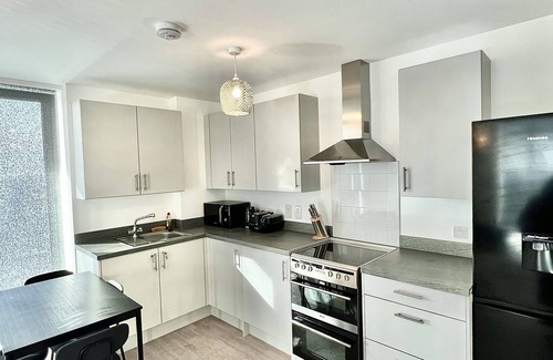 Barking Apartment | Beautifully furnished 2 bed apartment in East London