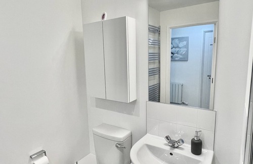 Barking Apartment | Beautifully furnished 2 bed apartment in East London