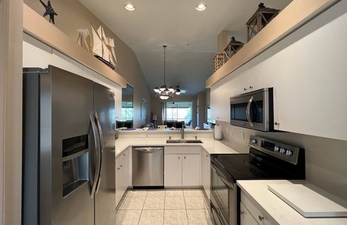 Stoneybrook Condo | Beautifully furnished and decorated condo in Stoneybrook Estero