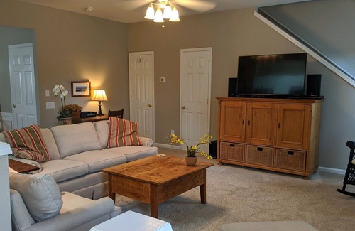 Provincetowne House | Beautifully furnished in quiet neighborhood located in southeast Charlotte.