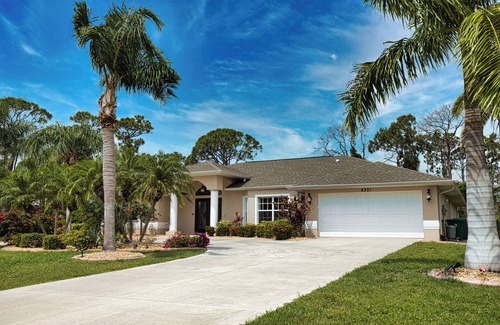 Port Charlotte House | Beautifully Landscaped Private Pool Home
