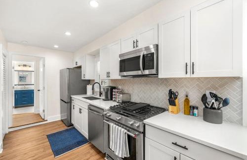 Norcross House | Beautifully Modern Newly-Renovated Cottage in Norcross