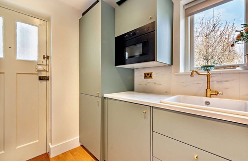 Ampney Crucis Cottage | Beautifully presented dog friendly - Bea's Cottage