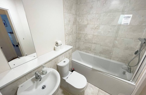 Rushmoor District Apartment | Beautifully presented 2 Bedroom Apartment - Farnborough