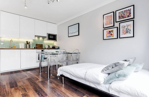 Bishop's Apartment | Beautifully Presented 2BD Flat near Westminster