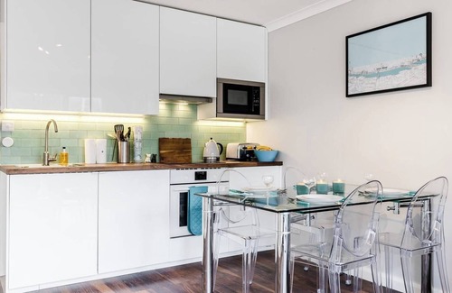 Bishop's Apartment | Beautifully Presented 2BD Flat near Westminster
