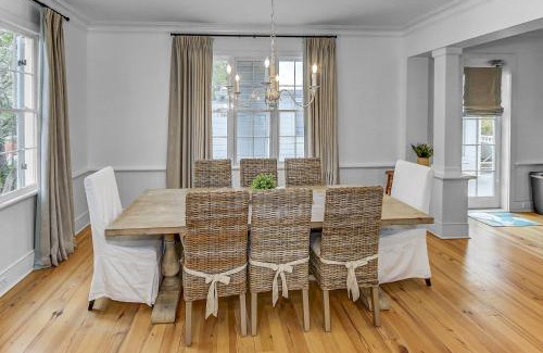 Seaside House | Beautifully remodeled "Taste & Sea" 3BR 3,5BA Steps from Beach Pools Optional Carriage cottage