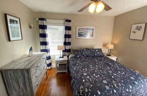 Niagara Falls House | Beautifully remodeled house 1.5 miles from falls.