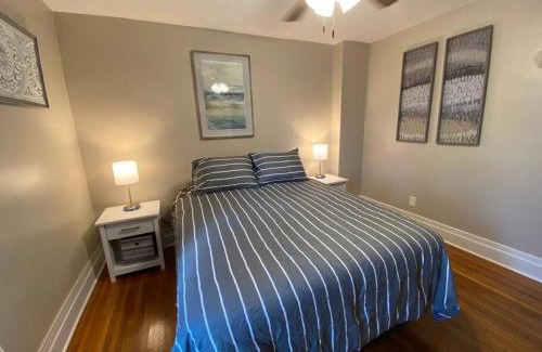 Niagara Falls House | Beautifully remodeled house 1.5 miles from falls.