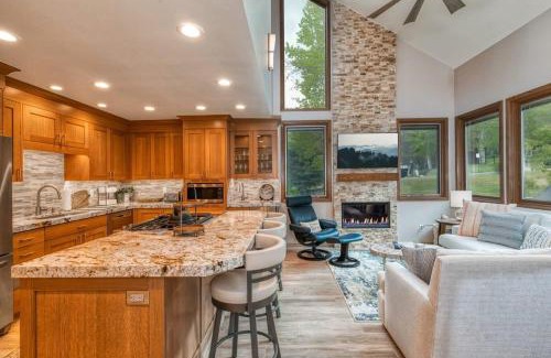 North Park City House | Beautifully Remodeled 3BR near Golf and Ski Resort