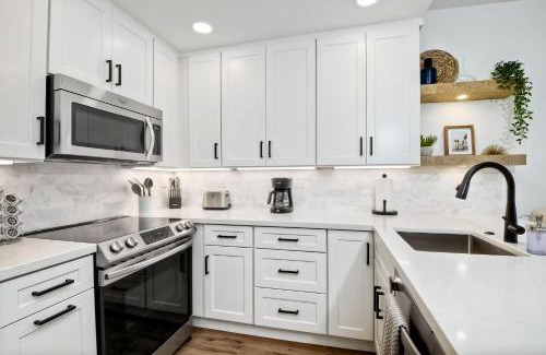 Carlsbad House | Beautifully Remodeled - Private Balcony - Pool View - BBQ Access - Gated Reserved Parking