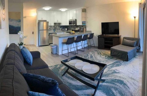 Waikiki Condo | Beautifully Remodeled Modern Condo + Free Parking Waikiki