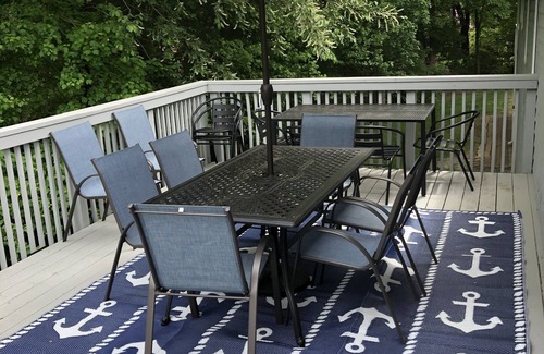 Bonnet Shores House | Beautifully renovated property in Narragansett