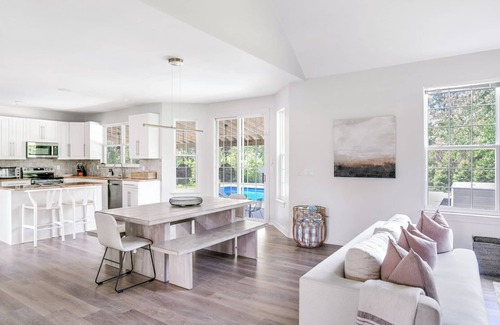 Shinnecock Hills House | Beautifully renovated home, entertainers dream, saltwater pool and spa,.