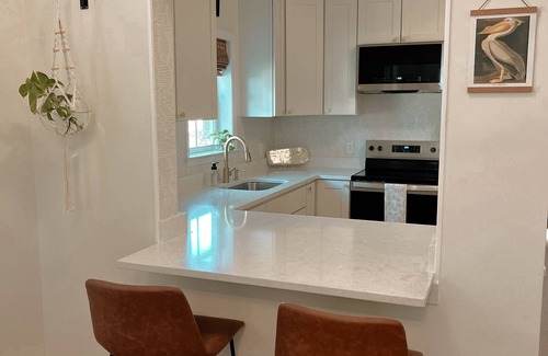 West Ashley House | Beautifully renovated, walkable home in Charleston - close to everything!