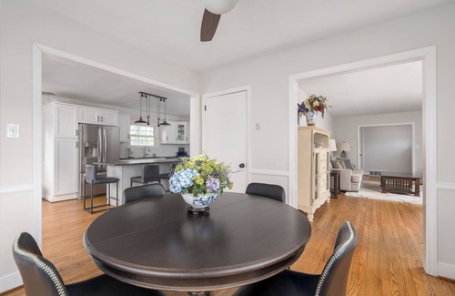 Greensboro House | Beautifully renovated home close to it all!