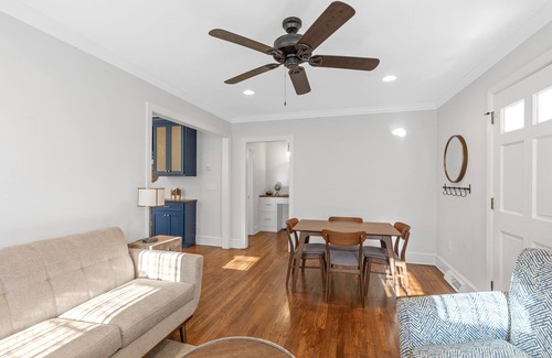 Greenville House | Beautifully Renovated Cottage Style Home - 5 Mins from Downtown