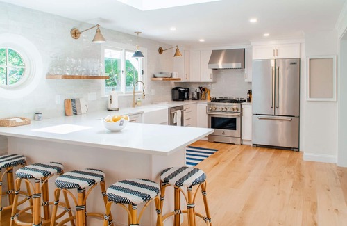 Wianno House | Beautifully Renovated Cape Cottage with Pool!