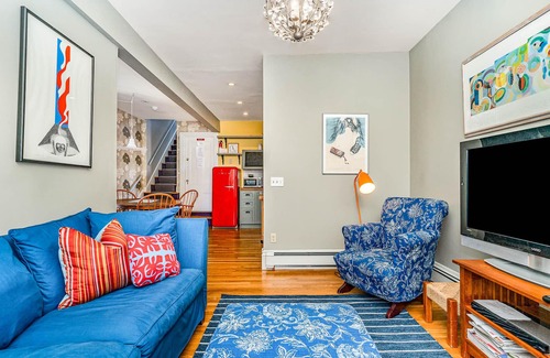 Jamaica Plain House | Beautifully renovated apartment in the trees
