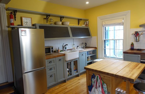 Jamaica Plain House | Beautifully renovated apartment in the trees