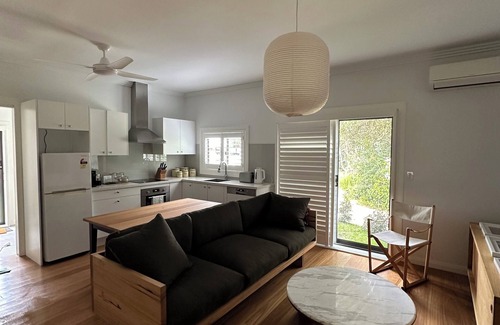 Bundeena House | Beautifully renovated 3 bedroom house 40 meters from Hordens Beach Bundeena