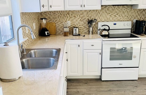 Redding House | Beautifully renovated home, bright kitchen and great location near downtown!