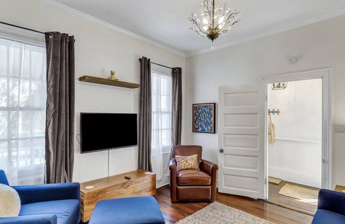 Thomas Square Apartment | Beautifully Renovated Historic Bungalow w/ Yard + Parking by Lucky Savannah