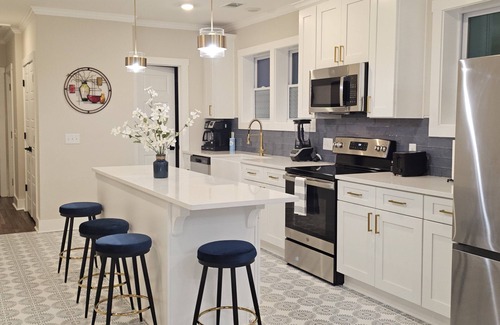 Eastside House | Beautifully renovated townhouse located in the charming city of Savannah, GA.