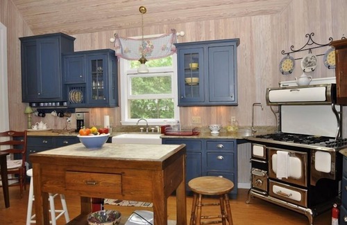 Bay View Cottage | Beautifully Renovated Victorian Cottage in Historic Bay View