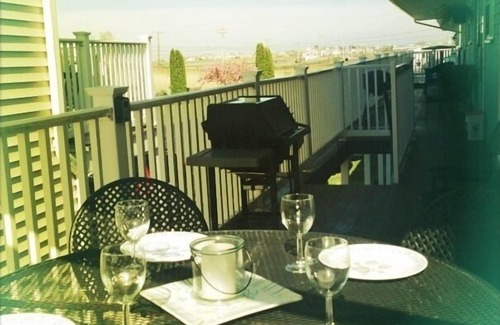 Wells Condo | Beautifully renovated with water views!
