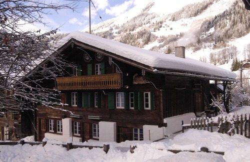 Vers L'Eglise Apartment | Beautifully restored chalet apartment next to ski runs