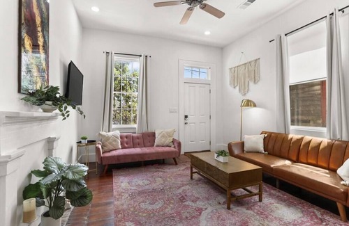 South 7th Ward House | Beautifully Restored Home, steps to FQ & Bourbon!!